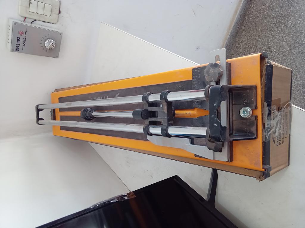 Cortadora De Piso Marca Fascy Modelo Cp8060 Tamaño En Cm 60 Usado En Buen Estado Con Caja Acc No Tiene