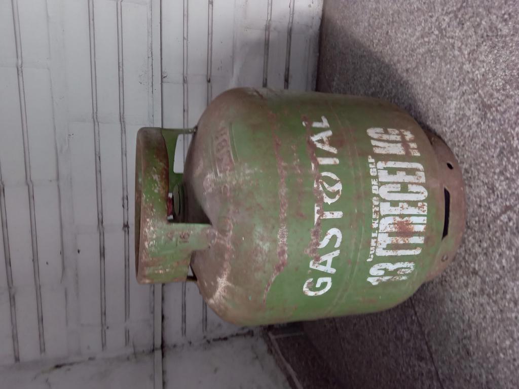 Garrafa Cap 13 Kg. Marca Gas Total Usado En Buen Estado Color Verde Acc No Tiene
