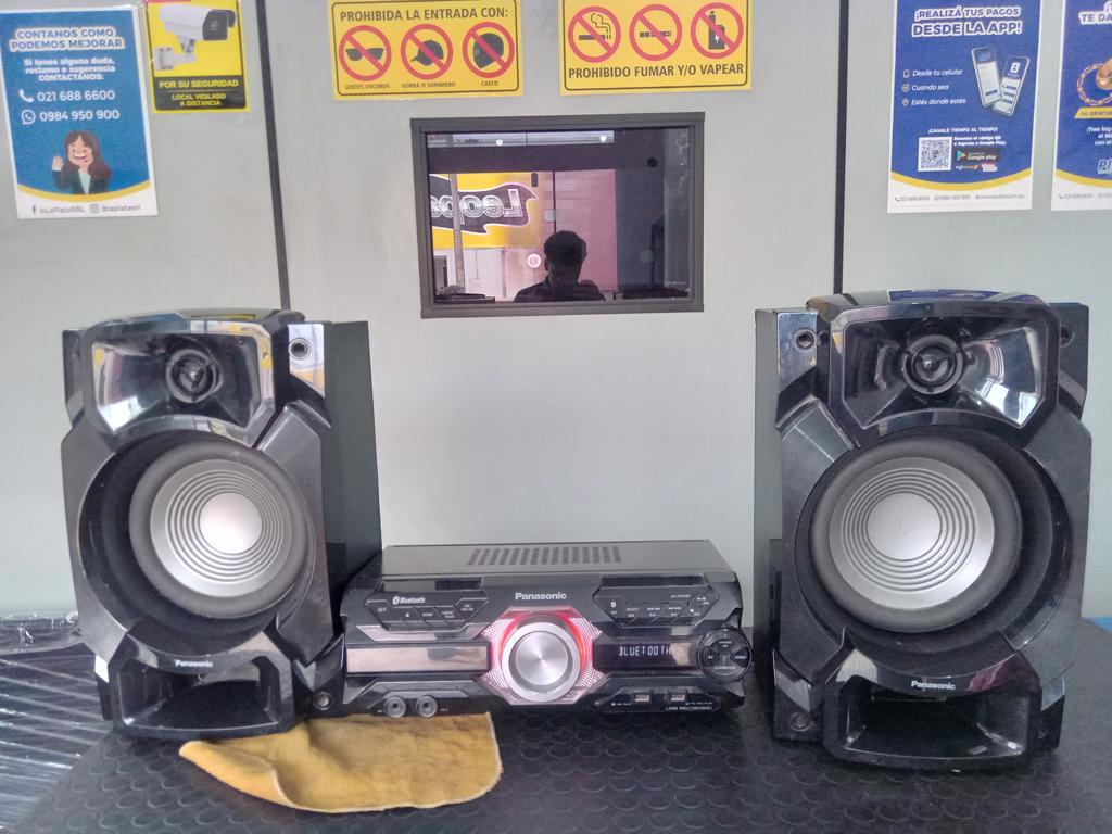 Equipo De Sonido Marca Panasonic Sin Control Modelo Sa-Akx520 Usado En Buen Estado Acc Con 2 Parlantes