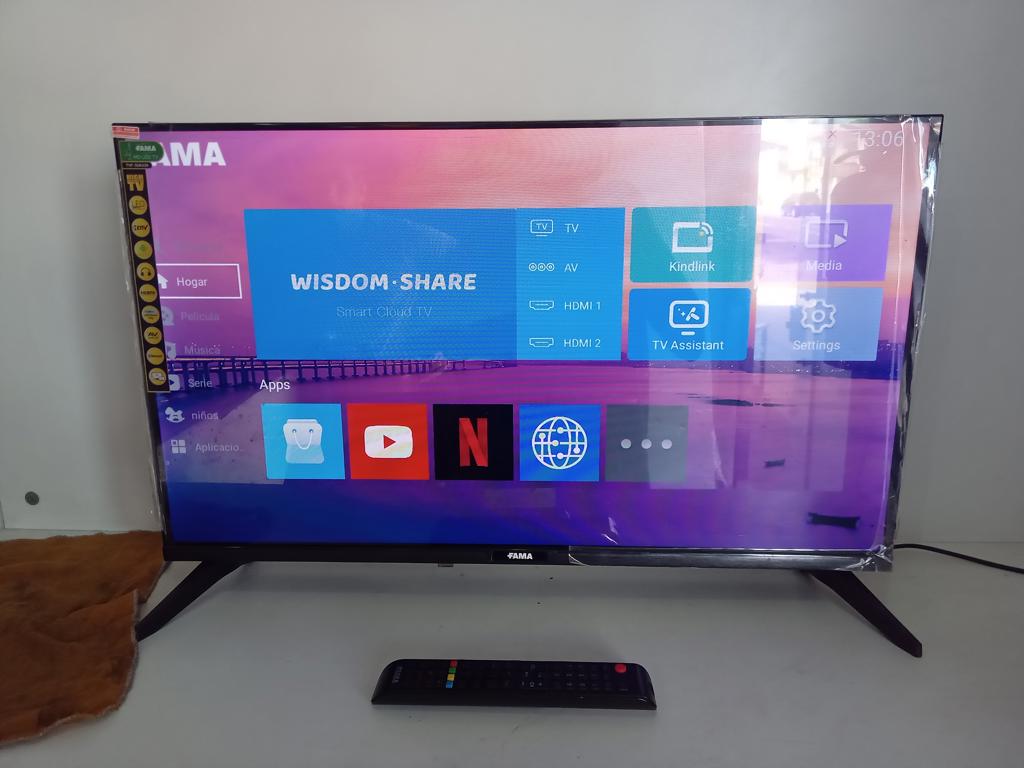 Televisor Led Smart De 32 '' Marca Fama Modelo Tvf-32au20 Con Control Usado En Buen Estado Acc Par De Patitas De Pedestal