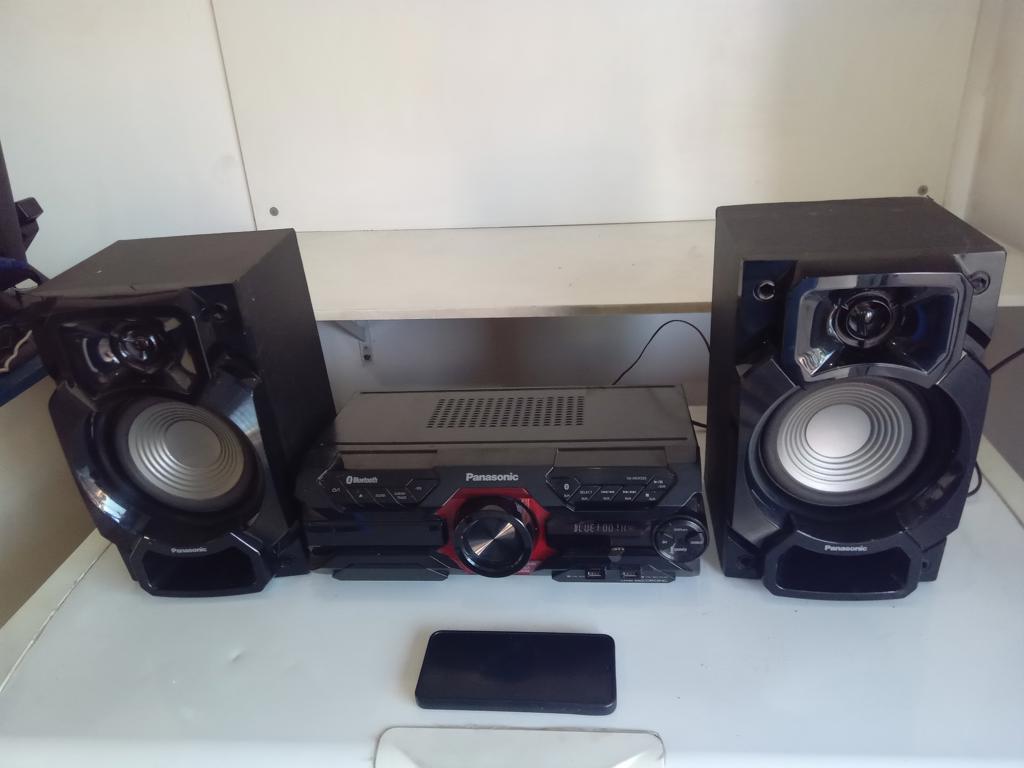 Equipo De Sonido Marca Panasonic Sin Control Modelo Sa-Akx320 Usado En Buen Estado Acc Con 2 Parlantes