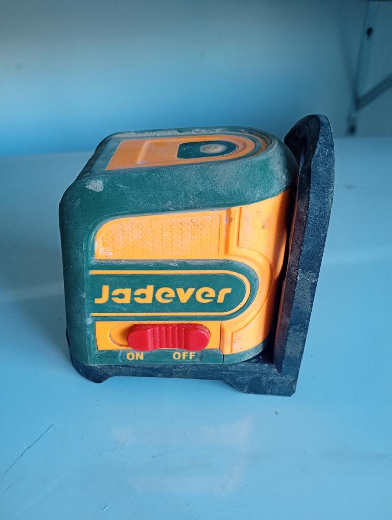 Nivel Laser Marca Jadever Modelo Jdle2m03 Sin Caja Con No Tiene Acc No Tiene
