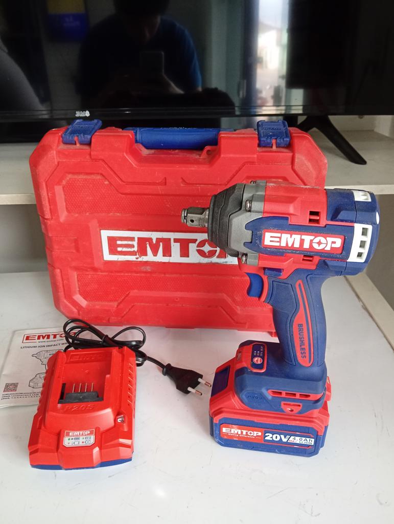 Taladro Marca Emtop Modelo Ebpk20021 Usado En Buen Estado Acc Una BateriaBase Para Cargar La Bateria ManualTornillosAccesorios Completos