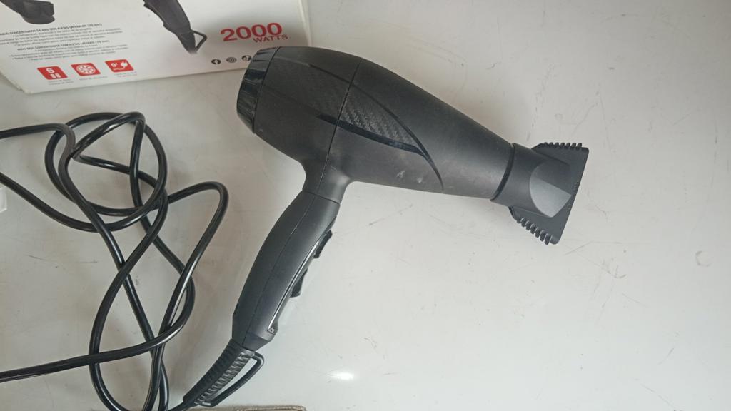 Secador De Pelo Marca Babylisspro Modelo B6200uz Usado En Buen Estado Acc Con Un Pico Manual