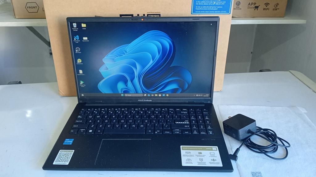 Notebook Marca Asus Modelo E1504g Procesador I3 Memoria Ram 8 Gb Disco Duro 117 Gb Generacion 3 Acc No Tiene