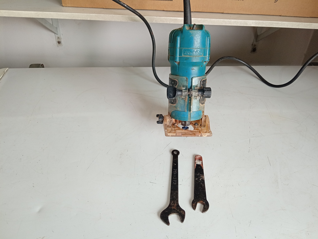 Fresadora Marca Makita Modelo 3709 Usado En Buen Estado Acc Con 2 Llaves