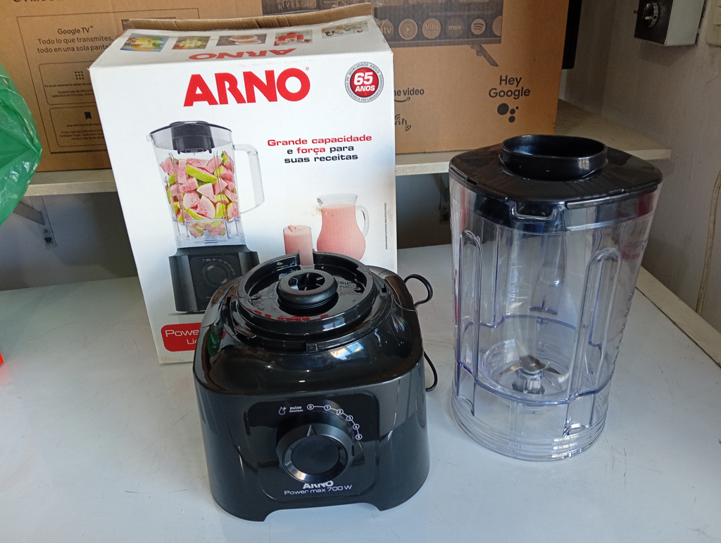 Licuadora Marca Arno Modelo Ln50 Velocidades Usado En Buen Estado Acc Jarra De PlasticoCon Tapa