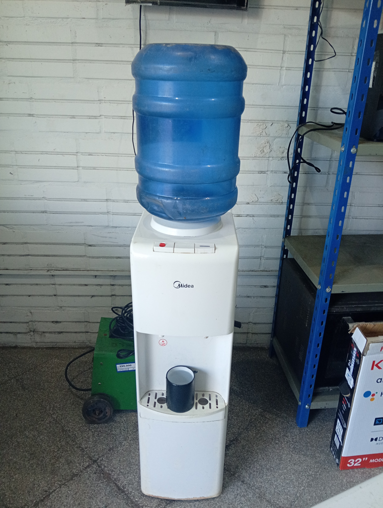 Bebedero Marca Midea Modelo Yl1241bs Usado En Buen Estado Acc No Tiene