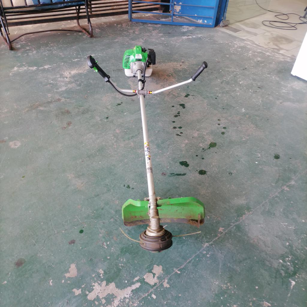 Desmalezadora Marca Trapp Modelo Rtx-33 Usado En Buen Estado Original Si Acc CabezalProtector