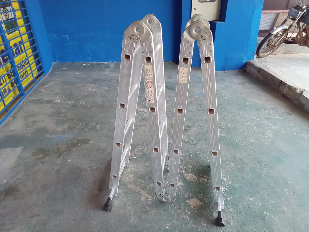 Escalera Marca No Tiene Altura 4 M Cap 150 Kg. Usado En Buen Estado Acc Taquitos
