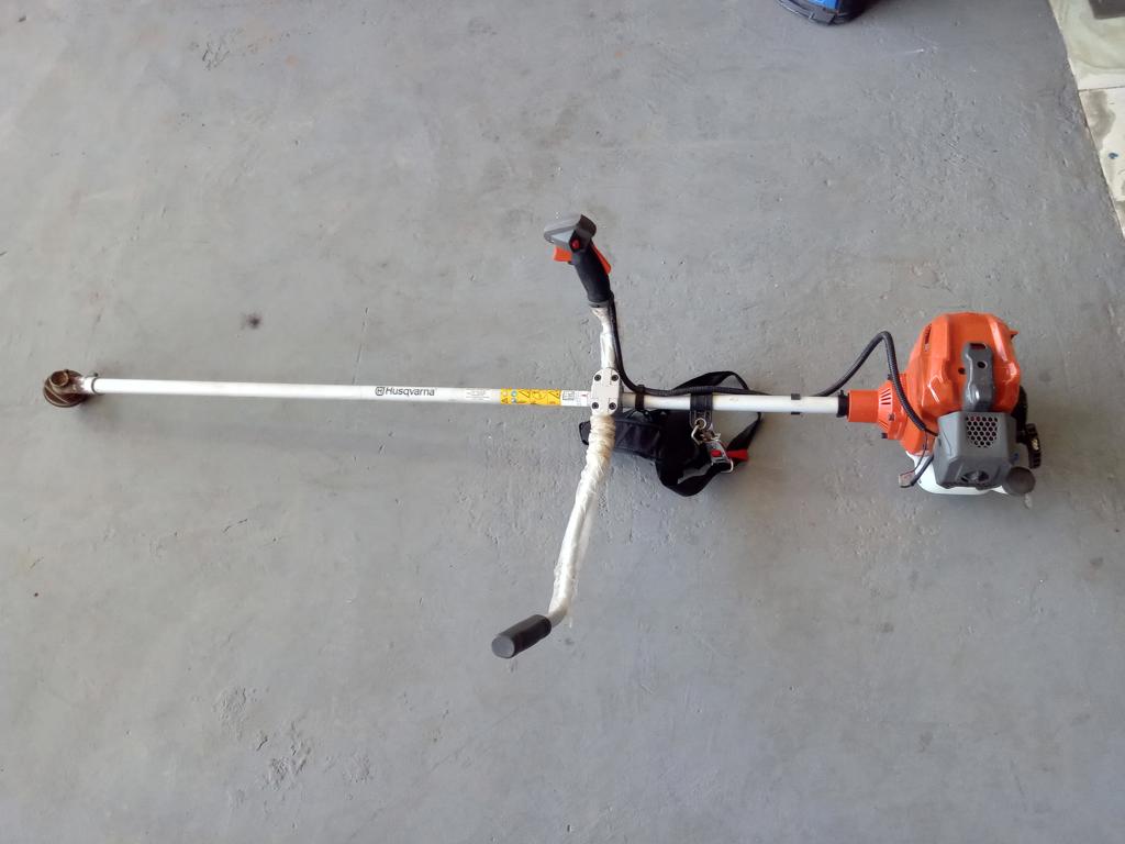 Desmalezadora Marca Husqvarna Modelo 131r Usado En Buen Estado Original Si Acc No Tiene