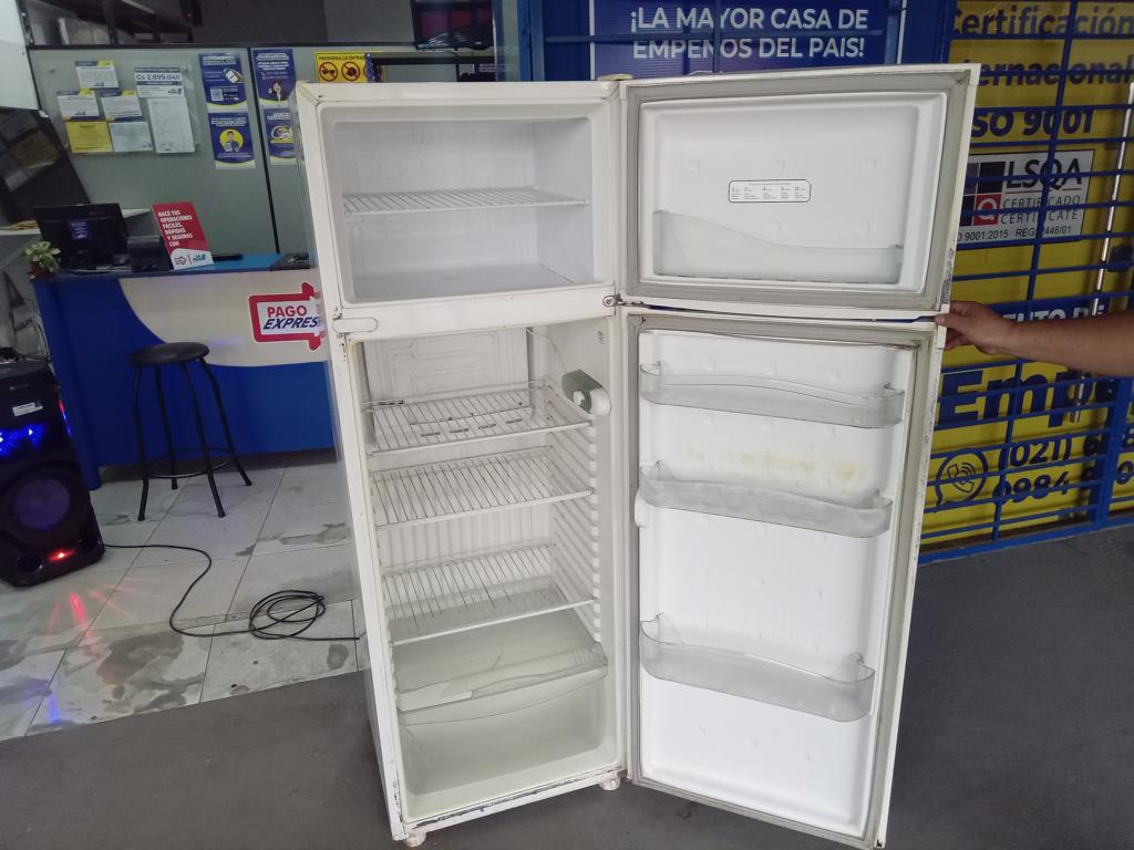 Heladera Marca Consul Modelo Crd36fbdwx Usado Con Desgaste Litros 300 Acc Verdulera ParrillaPorta Vaso