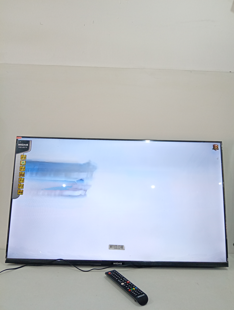 Televisor Led Smart De 43 '' Marca Midas Modelo Md-Smtv43a Led Smart 43" Fhd Con Control Usado En Buen Estado Acc ControlCable Cte