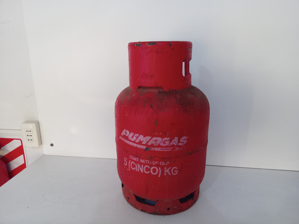 Garrafa Cap 10 Kg. Marca Puma Gas Usado En Buen Estado Color Rojo Acc No Tiene