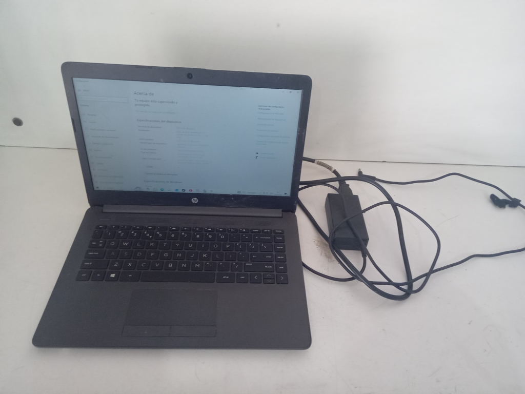 Foto 2 de Notebook Marca Hp Modelo Rtl8822be Procesador Amd Memoria Ram 8 Gb Disco Duro 1.000 Gb Generacion 7 Acc Cargador Original