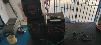 Mini Componente Marca Lg Con Control Modelo Cm4360 Usado Con Desgaste Con . Acc 2 Parlantes 2 Puertos Usb Antena