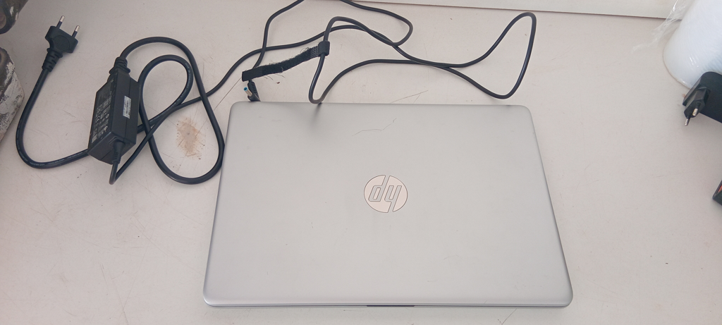 Notebook Marca Hp Modelo 14cf2051l4 Procesador Corei3 Memoria Ram 8 Gb Disco Duro 256 Gb Generacion 10 Acc Cargador Original