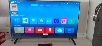 Televisor Led Smart De 43 '' Marca Electrostar Modelo Es-Tl4203 Con Control Usado En Buen Estado Acc Par De PatitasControl