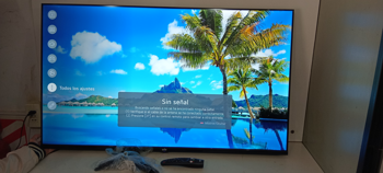 Televisor Led Smart De 50 '' Marca Win Modelo Win50fs Con Control Usado En Buen Estado Acc PatitasSoporteControl