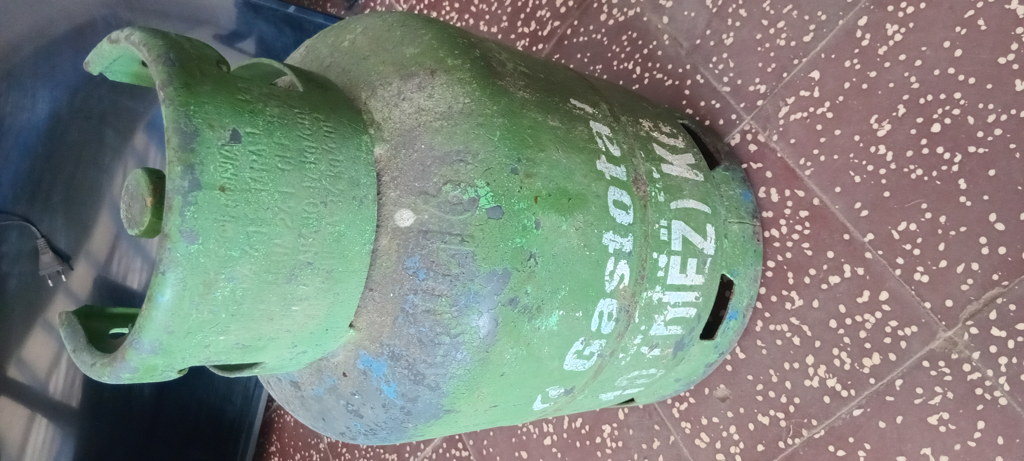 Garrafa Cap 10 Kg. Marca Gas Total Usado En Buen Estado Color Verde Acc No Tiene