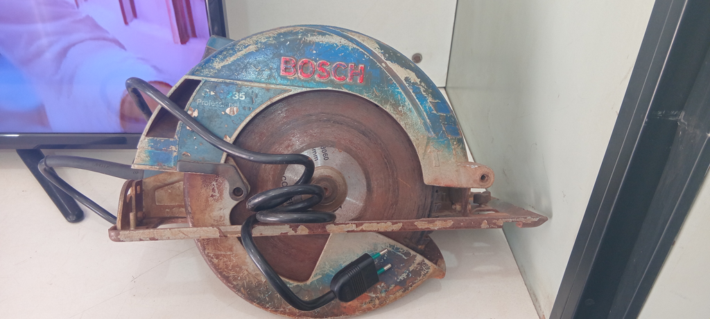 Sierra Tipo Circular Marca Bosch Modelo Gks235 Usado En Buen Estado Acc ProtectorDisco