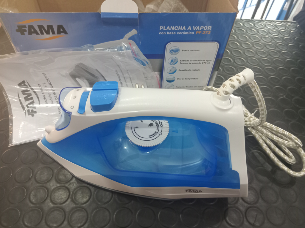 Plancha Electrica Marca Fama Modelo Pf-272 Nuevo Sin Uso Acc Boton RociadorBoquilla De Rociado