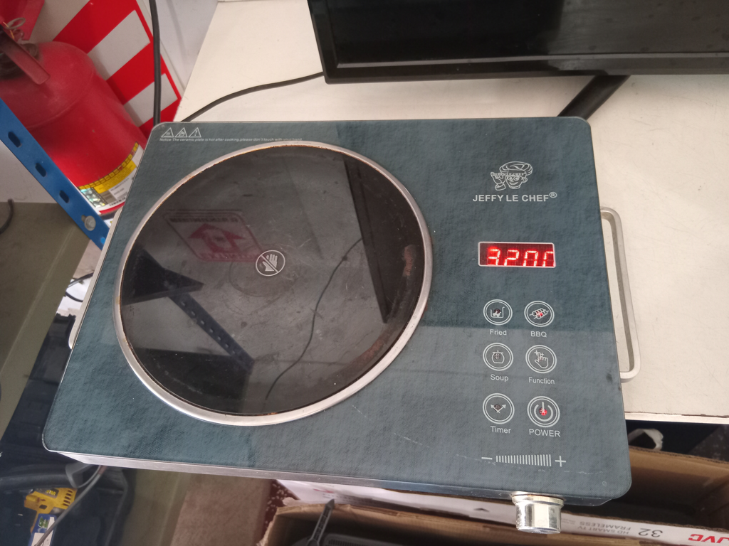 Cocina Electrica Tipo Vitroceramica Marca Jeffy Le Chef Modelo Kld-185n Usado En Buen Estado Acc No Tiene
