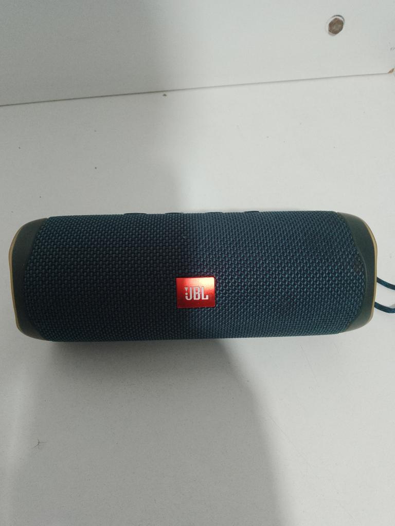 Speaker Potencia Watts No Tiene Marca Jbl Sin Control Modelo Flip5 Usado En Buen Estado Sin Caja Acc No Tiene