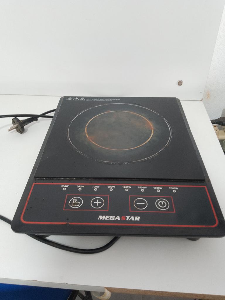 Cocina Electrica Tipo Vitroceramica Marca Megastar Modelo Er68 Usado Con Desgaste Acc No Tiene