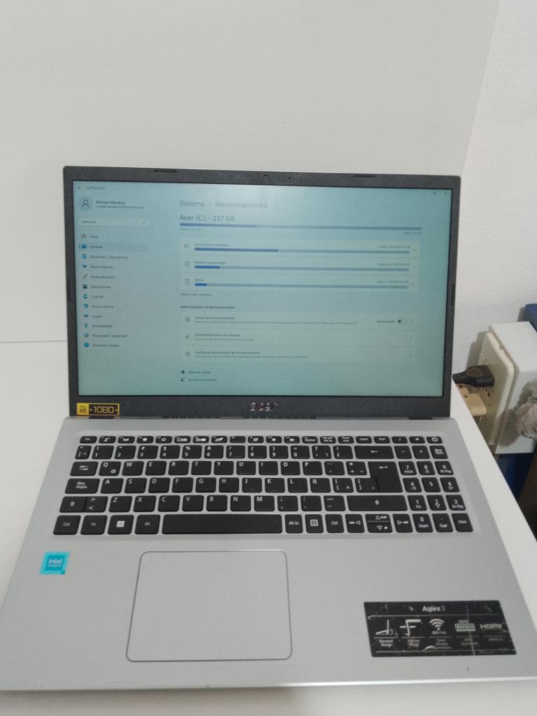Notebook Marca Acer Modelo Aspire 3 Procesador Intel Celeron Memoria Ram 4 Gb Disco Duro 256 Gb Generacion 4 Acc Cargador Original