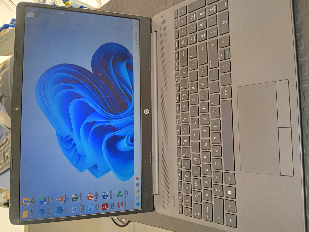 Notebook Marca Hp Modelo Desktop-Pbamcj1 Procesador I3 Memoria Ram 8 Gb Disco Duro 250 Gb Generacion 11 Acc Cargador Original