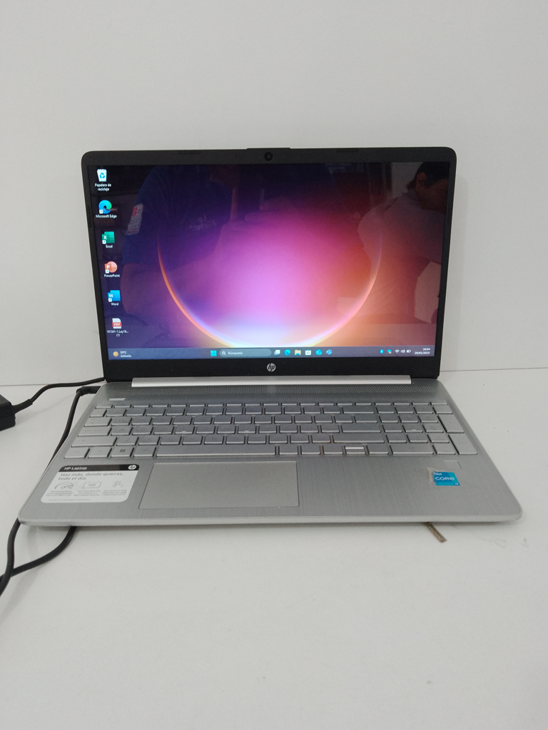 Notebook Marca Hp Modelo 15-Dy2061la Procesador 11 Th Intel (R) Memoria Ram 8 Gb Disco Duro 240 Gb Generacion No Tiene Acc Cargador Original