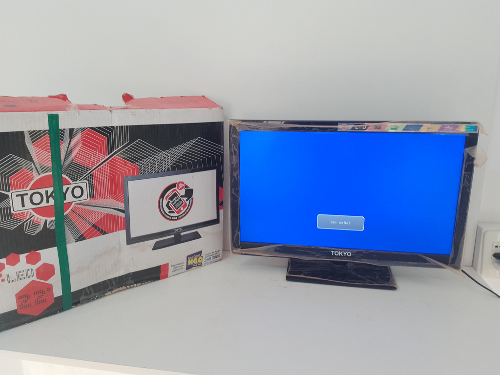 Televisor Led Convencional De 22 '' Marca Tokyo Modelo Tvtok22ledzf1 Usado-En-Buen-Estado Sin Control Sin Caja Acc Patitas