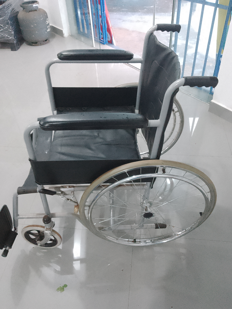 Silla De Ruedas Marca No Se Distingue Modelo No Se Distingue Usado En Buen Estado Acc No Tiene