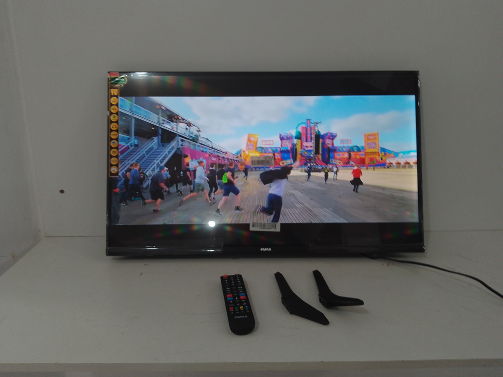 Televisor Led Smart De 32 '' Marca Fama Modelo Tvf-32au20 Con Control Usado En Buen Estado Acc Patitas