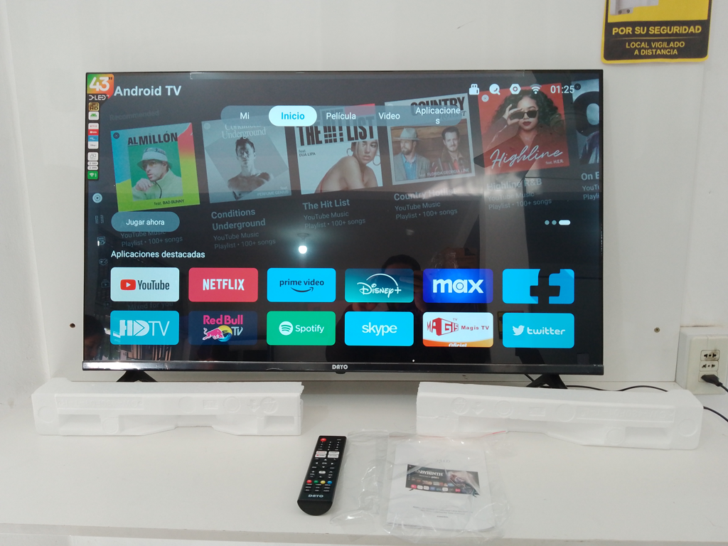 Televisor Led Smart De 43 '' Marca Dayo Modelo Tv Smart De 43 Con Control Nuevo Sin Uso Acc Trae Su Caja Patita Tornillo