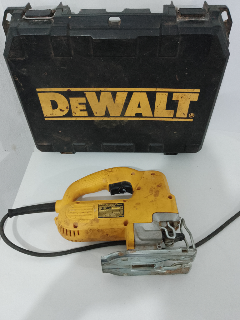 Sierra Caladora De Mesa Marca Dewalt Modelo Dw341-B2 Acc Trae Su Caja De Plastico