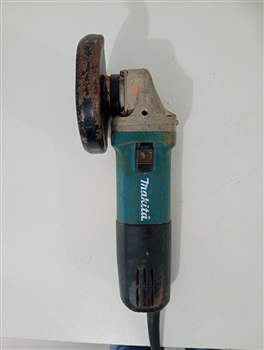 Pulidora Marca Makita Chico Modelo 9557hn Tamaño Chico Usado Con Desgaste Acc No Tiene