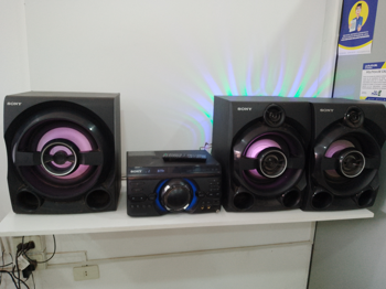 Equipo De Sonido Marca Sony Con Control Modelo Modelo Hcd-M80d Usado En Buen Estado Acc Con Tres ParlantesSin Antena