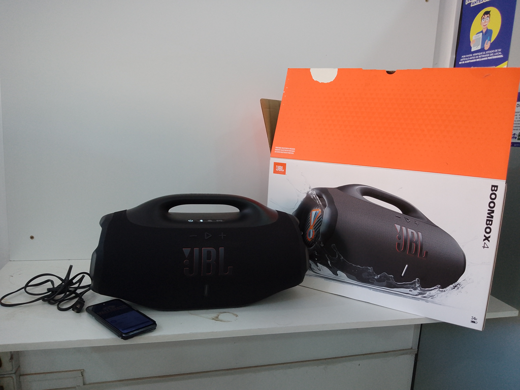 Speaker Potencia Watts No Tiene Marca Jbl Sin Control Modelo Boombox4 Usado En Buen Estado Sin Caja Acc Cable Power
