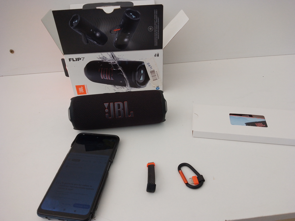 Speaker Potencia Watts No Tiene Marca Jbl Sin Control Modelo Flip7 Usado En Buen Estado Sin Caja Acc Dos Accesorios