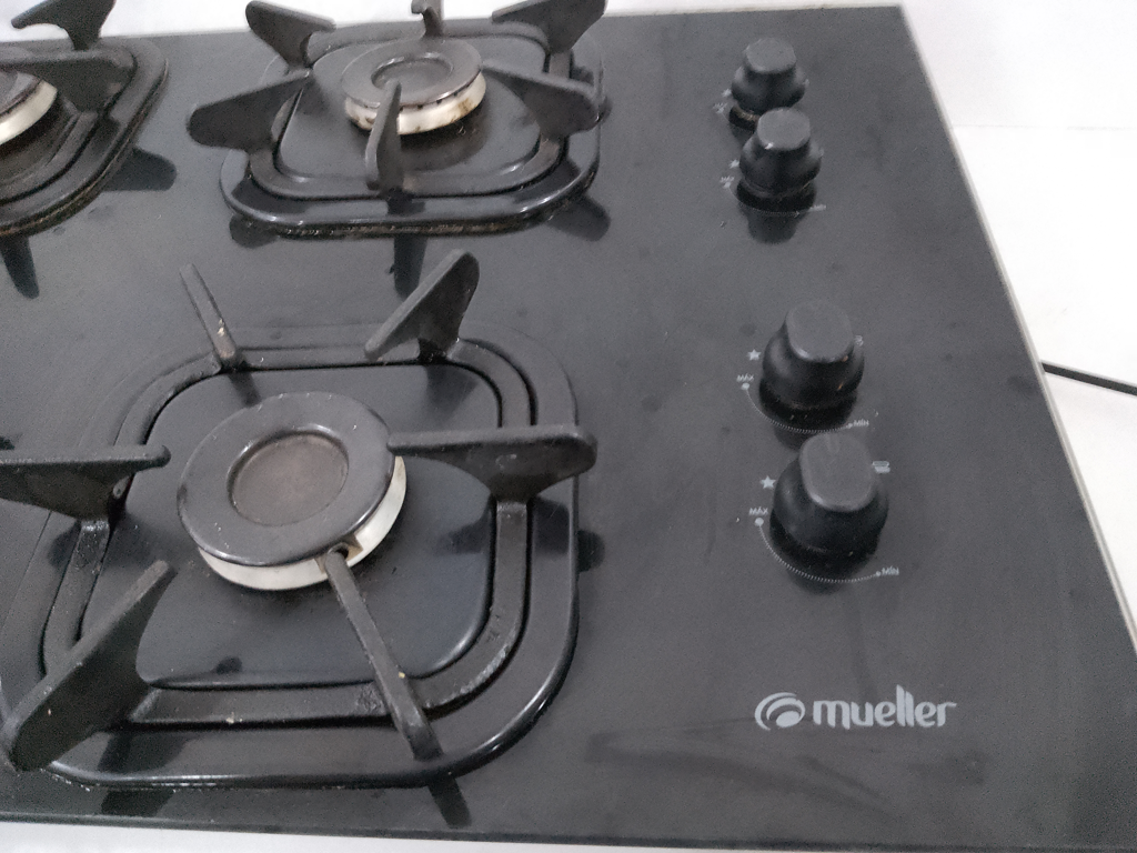 Foto 2 de Cocina A Gas Marca Mueller Modelo Cooktop4gg5me Usado En Buen Estado Acc Con Accesorios Y Encendido Electrico