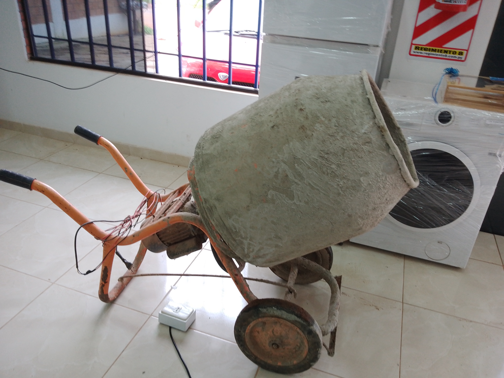 Mezcladora De Cemento Marca No Tiene Modelo No Tiene Usado Con Desgaste Tipo Trompito Acc Color Naranja