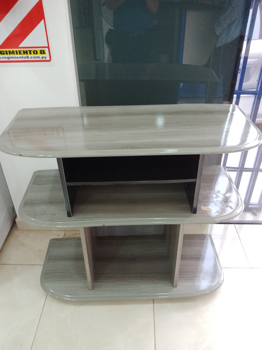 Mueble Para Horno/ Microondas Marca No Tiene Modelo No Tiene Usado En Buen Estado Con No Tiene Acc No Tiene