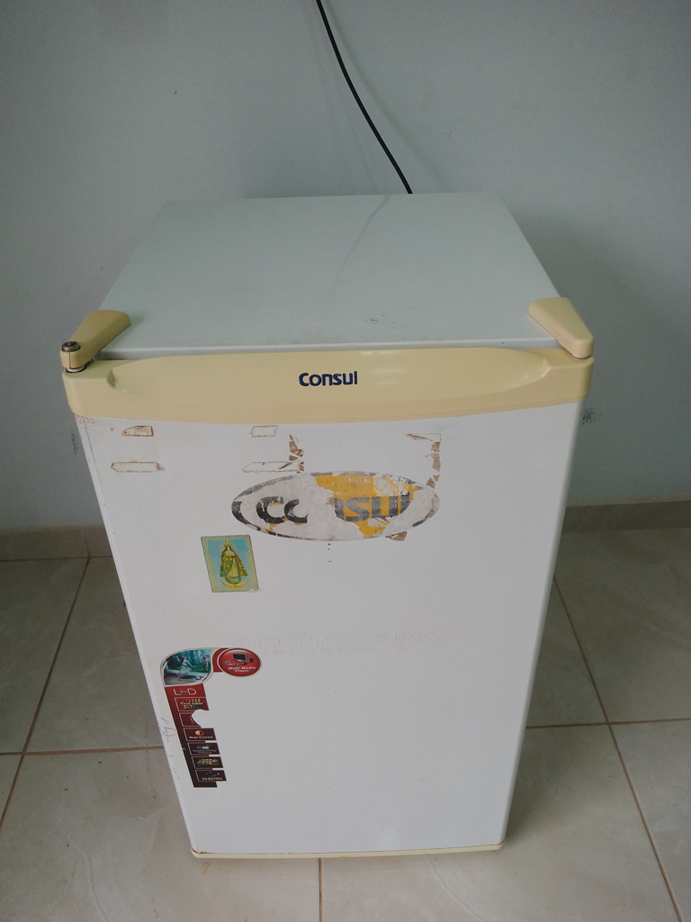 Heladera Marca Consul Modelo Crc12abdea Usado Con Desgaste Litros 120 Acc No Tiene