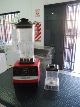 Licuadora Marca Mega Star Modelo Kc1002r Velocidades Usado En Buen Estado Acc Con Picador De Carne