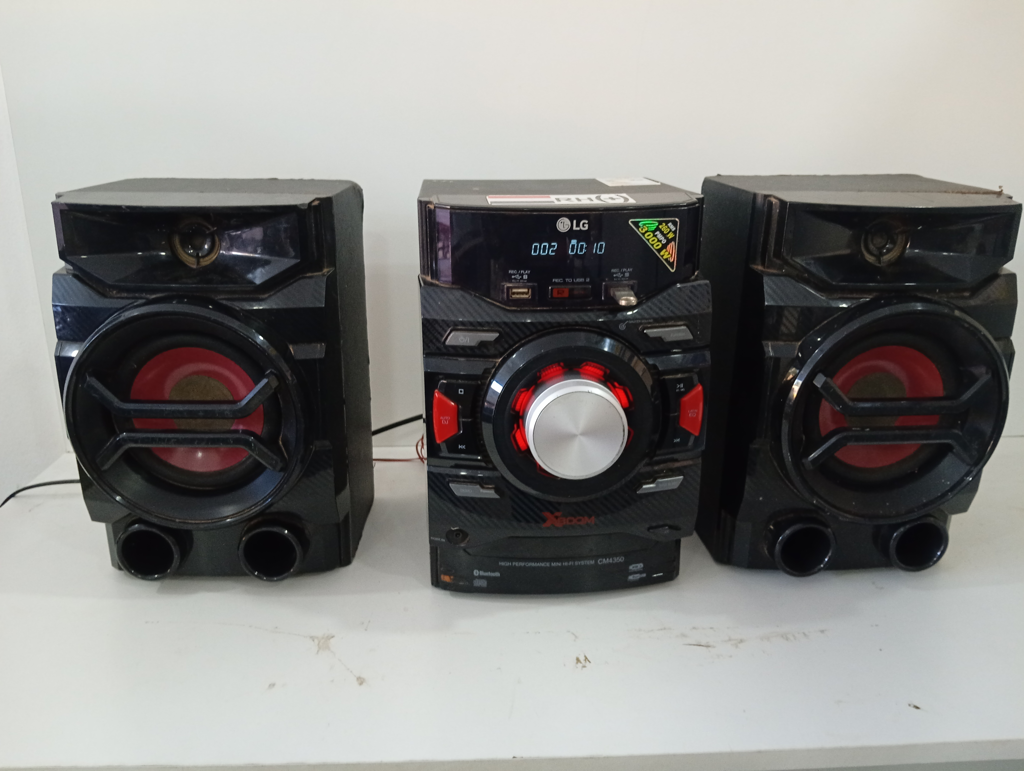 Mini Componente Marca Lg Modelo Cm4350 Usado Con Desgaste Acc Con Dos Parlantes