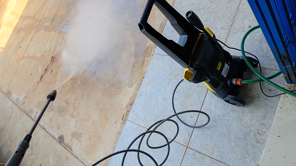 Hidro Lavadora Marca Karcher Modelo K2 Dakar Usado En Buen Estado Acc Con Dos Adaptadores