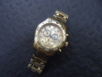 Reloj De Lujo Para Caballero Marca Invicta Modelo No0074 Acc No Tiene