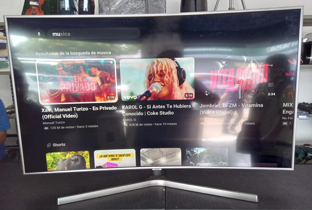 Televisor Led Smart De 55 '' Marca Samsung Curvo Modelo Un55nu7500gxzs Con Control Usado En Buen Estado Acc Con WifiUsbHdmiAvBase